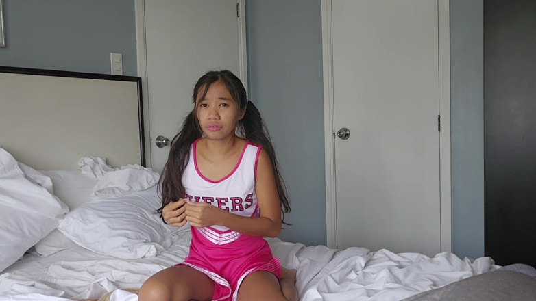 creamberryfairy: 처녀 의붓 배다른 여동생