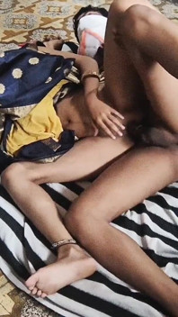 Shivani, sexe avec son devar dans la cuisine. Partie 3