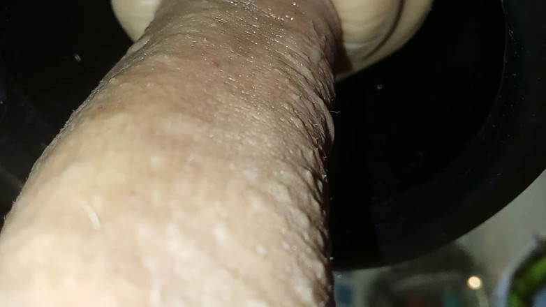 Lov2selfsuck: Rakaman dekat pancutan mani