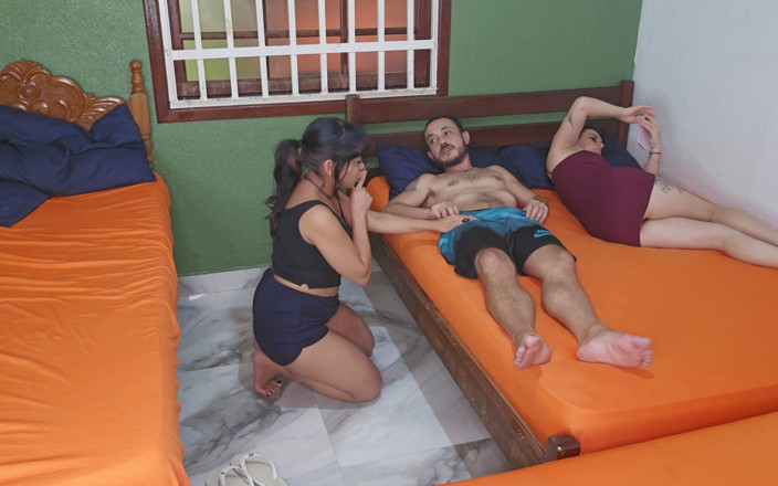 Kasallpimenta: Vợ tôi ở chung phòng với người bạn mông to nóng...