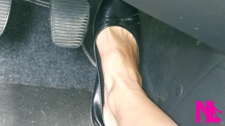 Nyllady: Menyelamatkan flat hitam pada barefoot