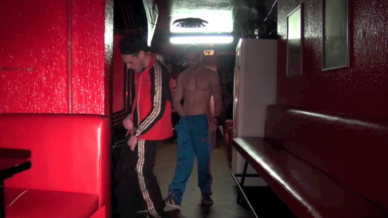 Crunch Boy: Mike scopato da straigth arabo a Parigi cruising