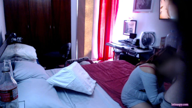 Latinaspy: Latina amadora gata com peito enorme