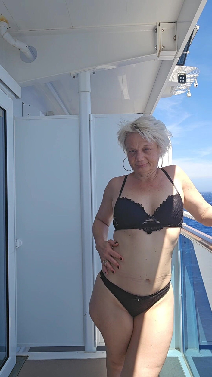 Sofy13: Hola, estoy de vuelta de un crucero. Espero que estés...