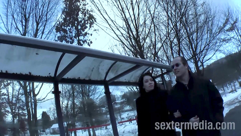 Sextermedia by Pete: Wilde borsten amateurseks met harige MILF