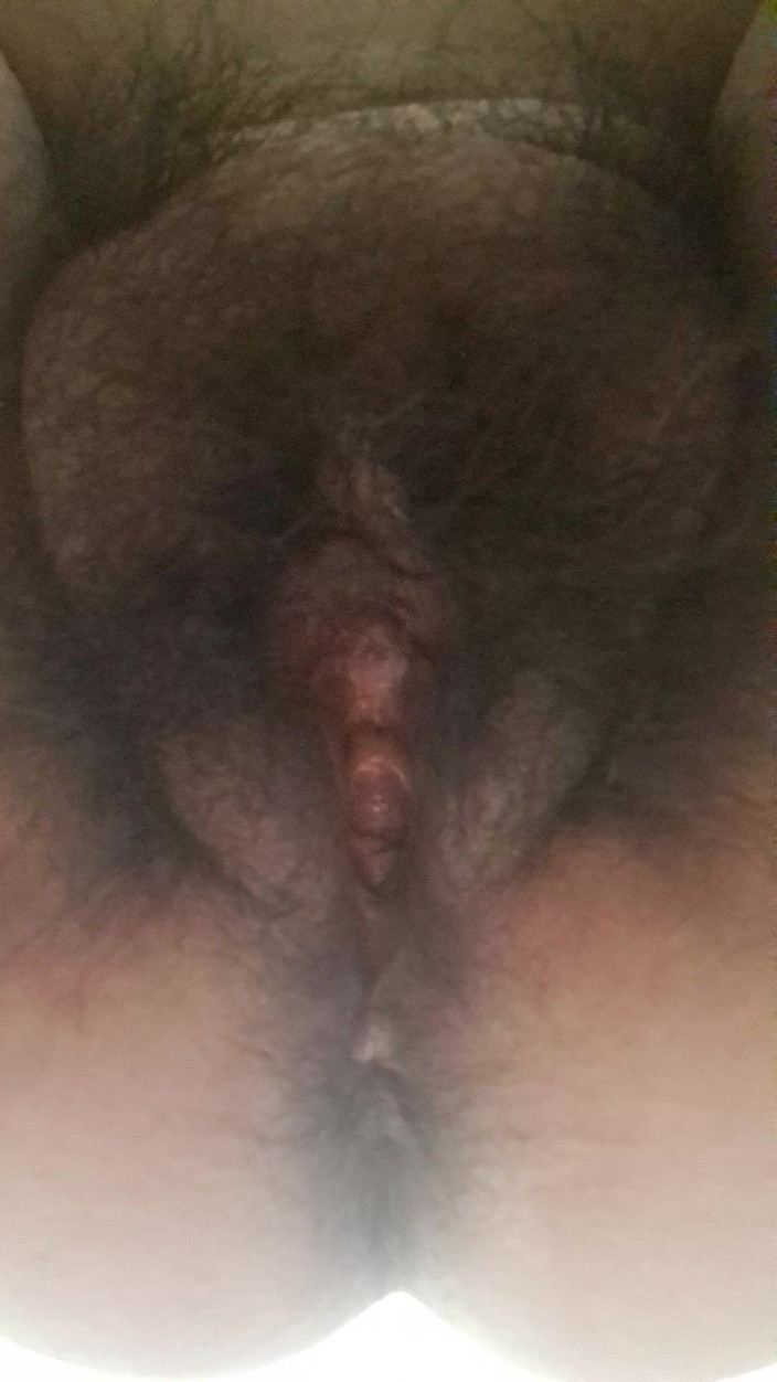 Mommy big hairy pussy: Milf toont haar harige poesje live