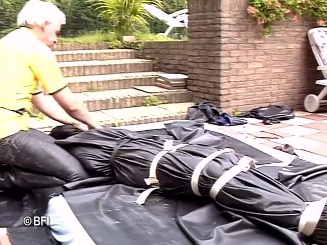 House of lords and mistresses in the spanking zone: Wanita kulit didominasi di luar ruangan