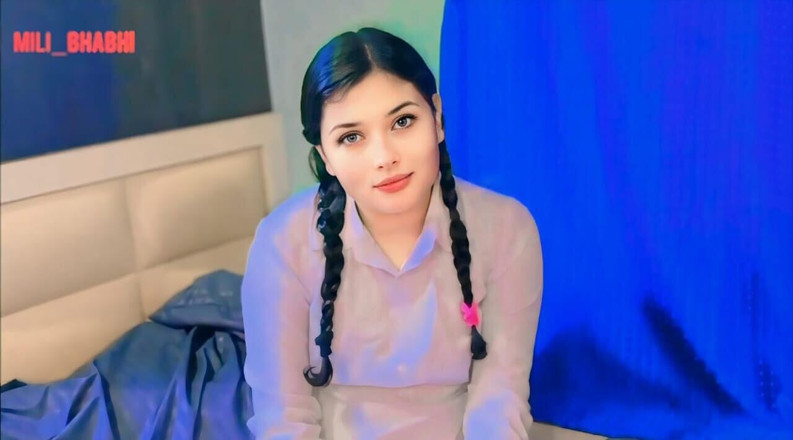 Mili bhabi: Hermosa chica universitaria con novio xxxx mms, india del pueblo...