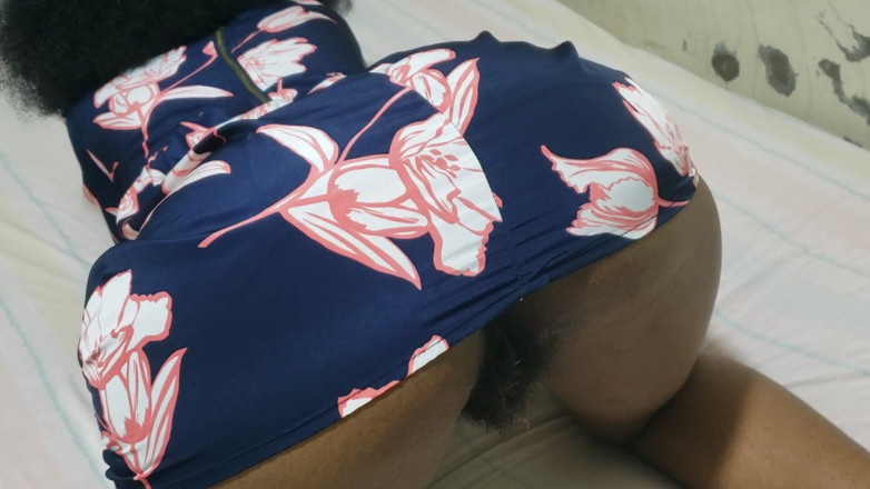 Lovemina: Cette grosse black sexy a besoin de vous pour se...