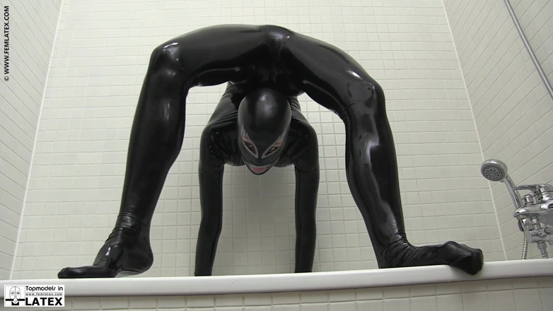 Fem Latex: Tubuh penuh mandi kucing