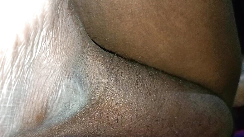 Dogrupali69: Lamiendo coño de mi esposa en casa