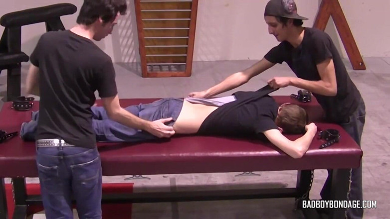Bad boys bootcamp: Quá giang dễ thương gặp rắc rối