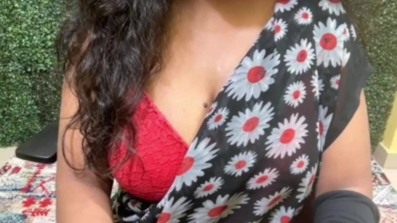 Surbhi453: Індійська студентка любить займатися зі своїм однокласником після уроку в її кімнаті в гуртожитку