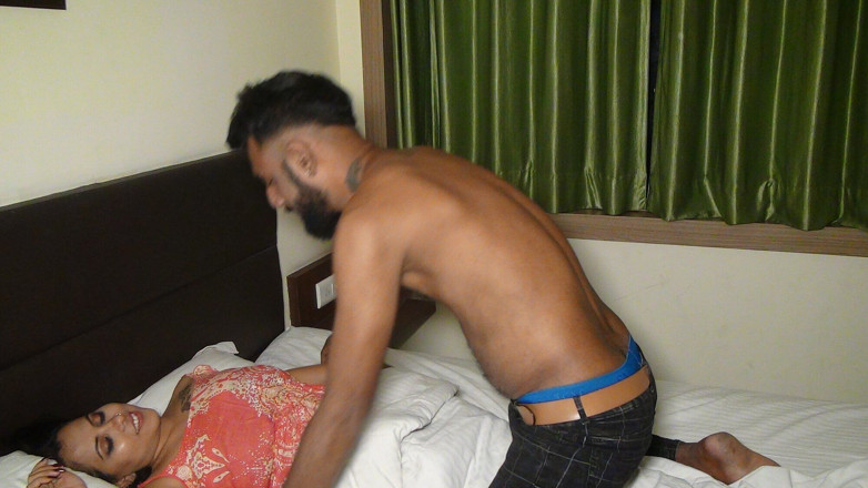 suchismitasarkar: El amor nocturno de una pareja india, excelente Tina