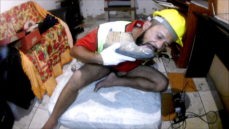 Stink HairyMale: Un uomo in una notte profonda