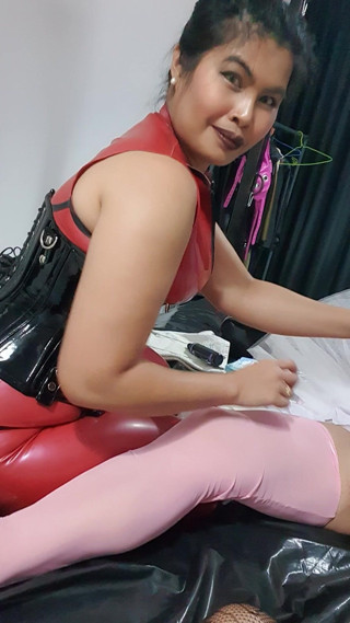DominaFireOfficial: Sissy, sondage par 2 maîtresses asiatiques