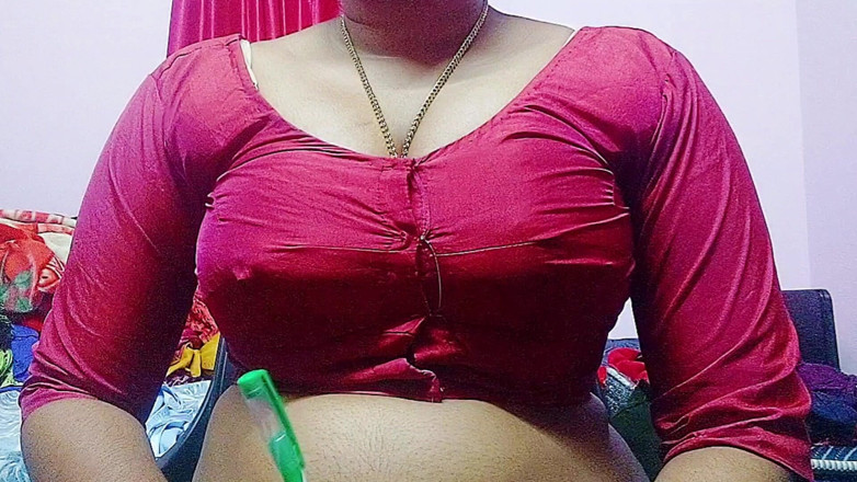 Desi Mohini: デジの少年が妻の友人とセックスする