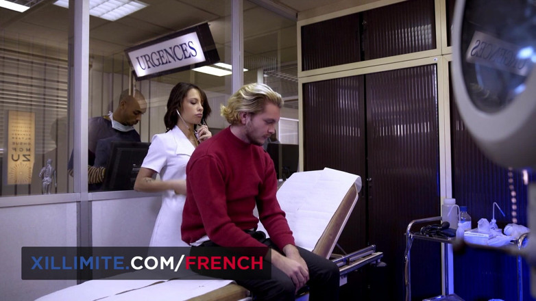 French girls at work: Ateşli hemşire doktorla ilgileniyor