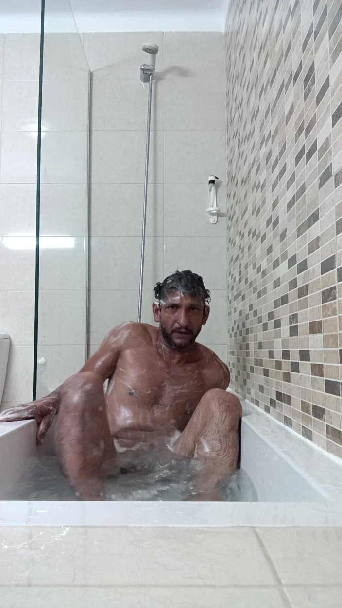 Boy top Amador: Я Пошёл Принять Душ И Записал Это Для Своих Подписчиков