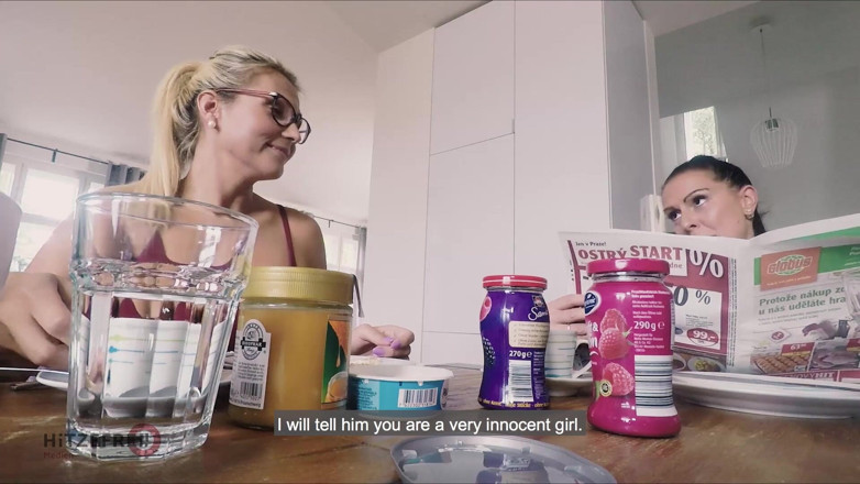 Hitzefrei: Bujna niemiecka blondynka Tatjana Young ostro zerżnięta w bieliźnie