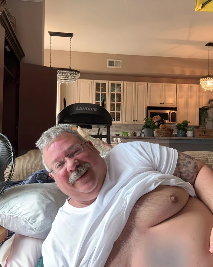 Hand-Free-Daddy-Chub: Japanischer schnurrbart, älterer herr, süßer teddybär auf xhamster