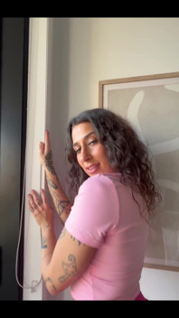 Do You Like the Way My Booty Jiggles?