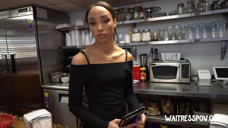 Waitress POV: Офіціантка, відео від першої особи - Alexis Tae - секс для седану