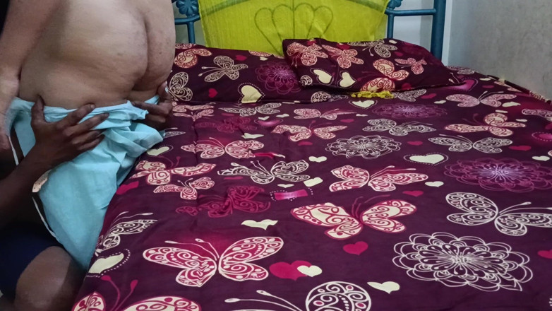 Muruga: Desi zia sesso nudo completo con la mia amica