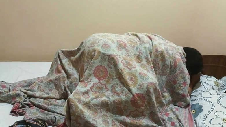 Popmini: Desi Shimla Bhabhi Ranní sexy šukání a creampie kundička s kamarádem