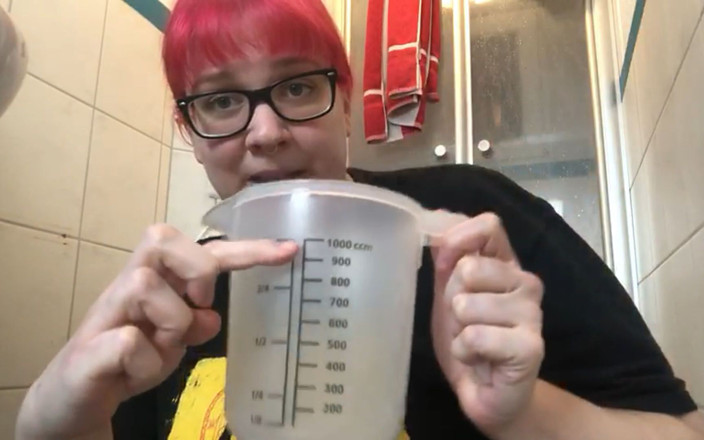 Abby Strange: Pariul cu pișat, pot să mă piș pe un litru