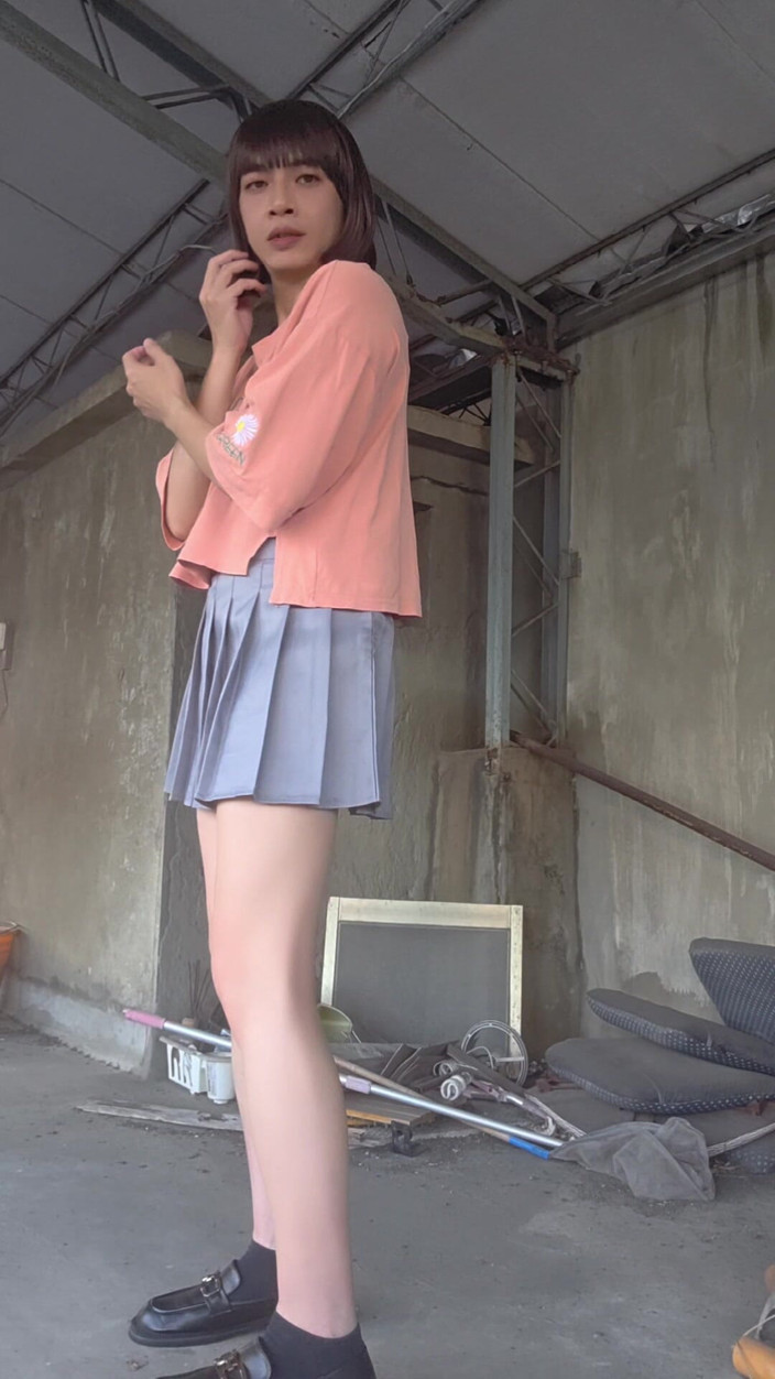 Taiwancdgirl: Một chiếc váy rộng rãi được ghép nối với đồ lót màu...