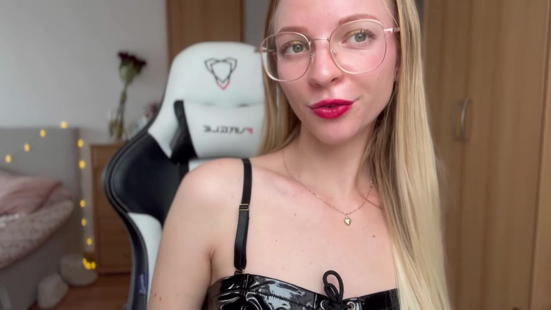 Goddess_Bella_Rae: Asmr roleplay đối xử không phù hợp và thô lỗ