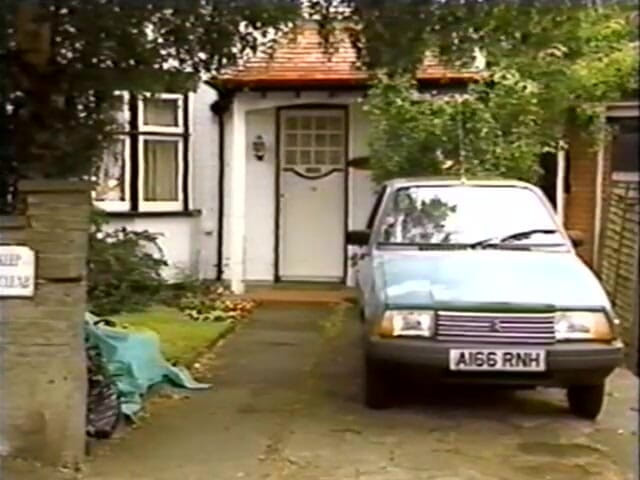 British Blue Movies: Blu elettrico 38