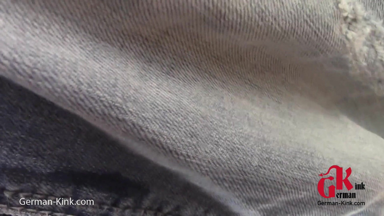 German Kink: Jeans mear al aire libre
