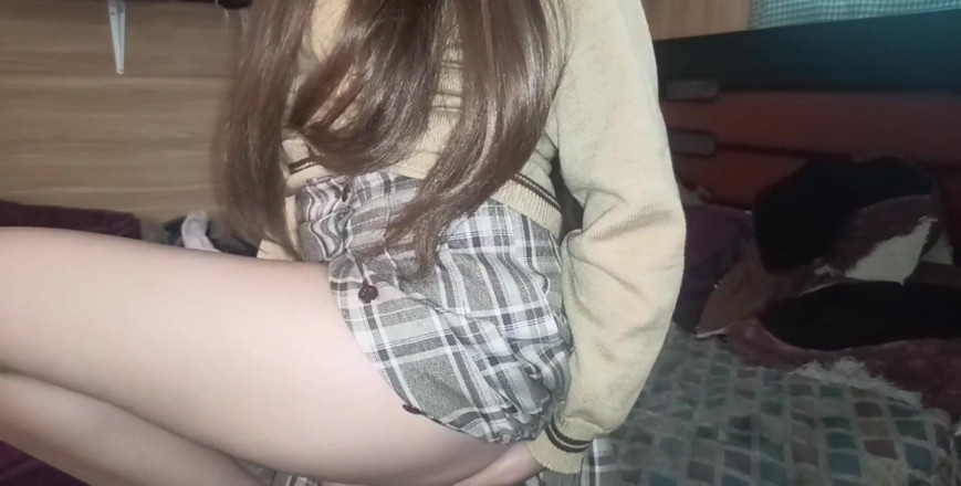 Astrid Cute: Ma copine me demande de l’aider à faire ses devoirs, je...
