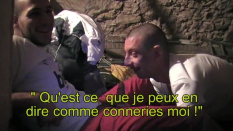 Sneaker gay: Slampa knullad av scally pojke i källaren i Paris