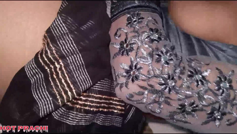 Hot prachi: Hintli köylü üvey anne alışveriş merkezine gitmeye hazır, ama üvey annemin odasına...