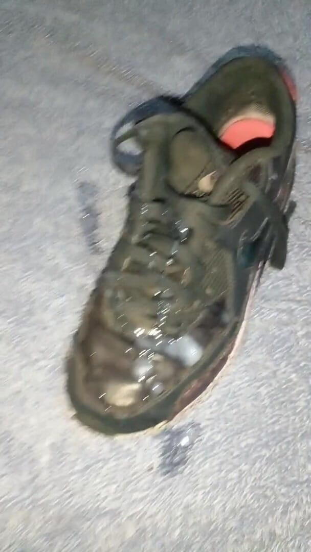 Sneakerfetish_BR: Кросівки трахають і кінчають на моєму старому повітрі Макс