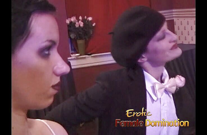Erotic Female Domination: Sexy dançarina do ventre dá um show