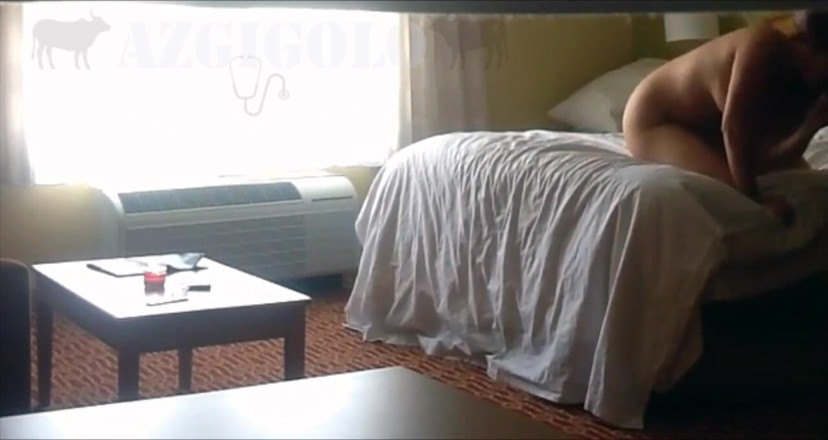 AZGIGOLO: Blond teściowa odwiedza mój pokój hotelowy na lunch