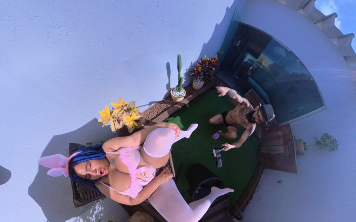 Barbanegraz VR: VR adegan bonus kelinci gemuk bermain dengan wortel. Chubbybigbusty