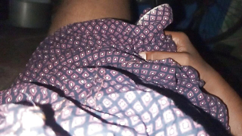Sweet Indian cock: Cumnatul și cumnata au lins și supt pizda