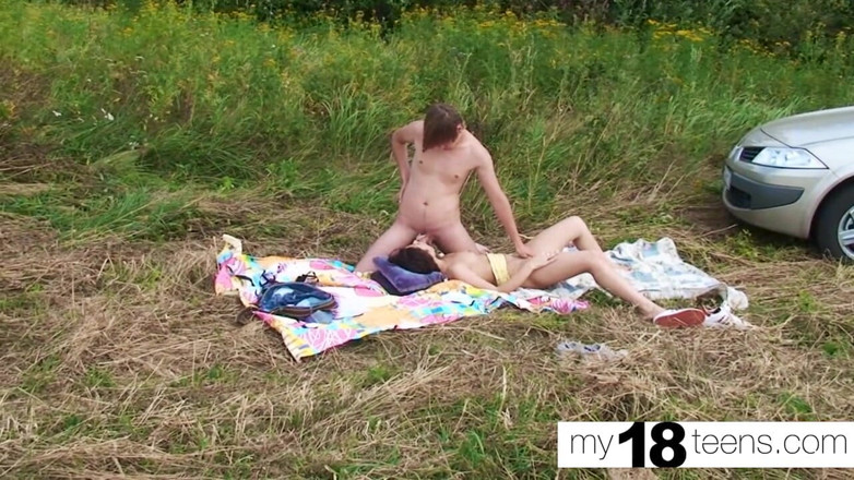 My 18 Teens: Babe suck and hard sex closeup outside
