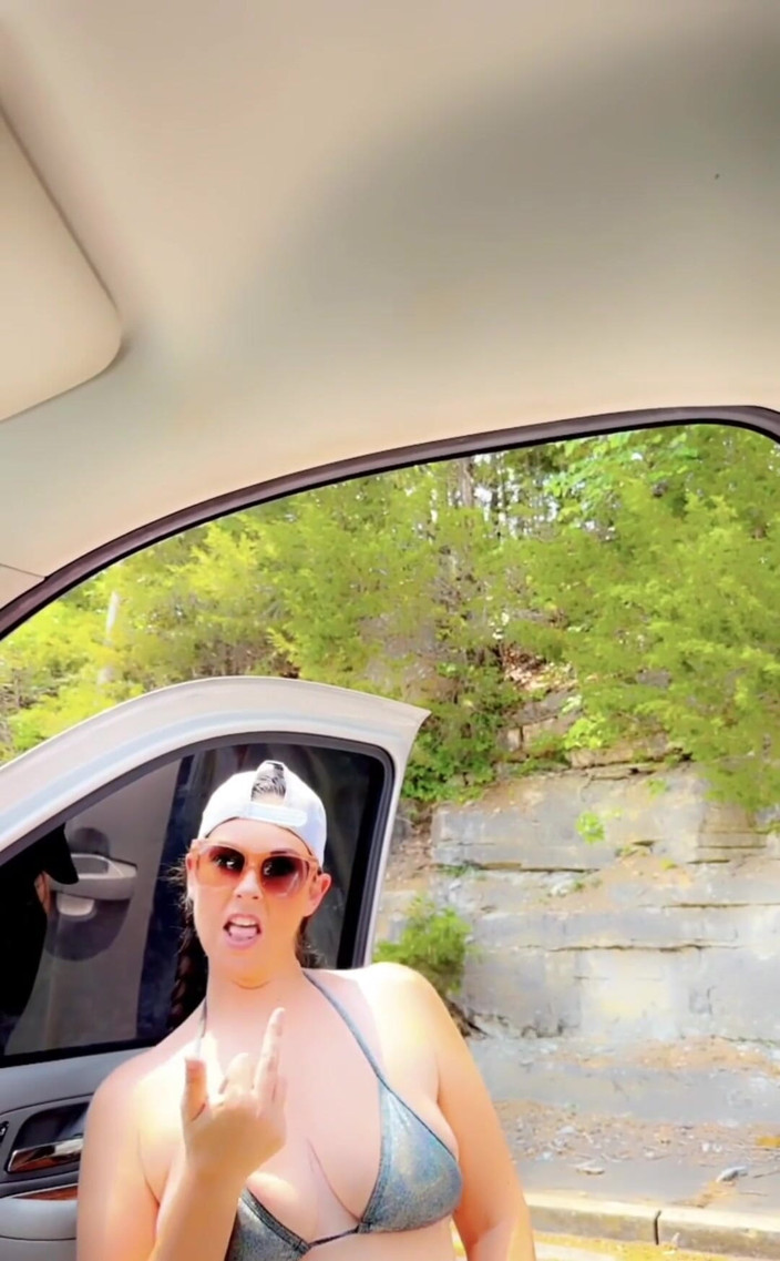 ItsMmmegan: Це моє четверте відео для шоу. Yall були чудово, коли справа доходить до них і підбадьорює мене так багато. так початок