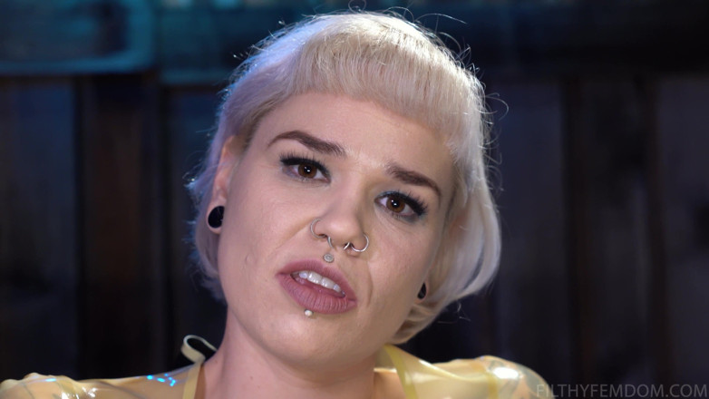 FilthyFemdom: Ruby Riotsフィーチャーの純潔なブルーボールズ