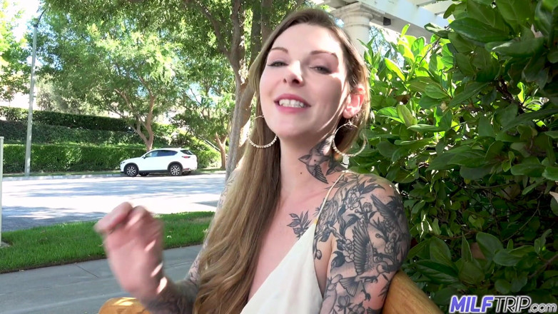 MILF Trip: Sexy Penny Archer é uma obra de arte