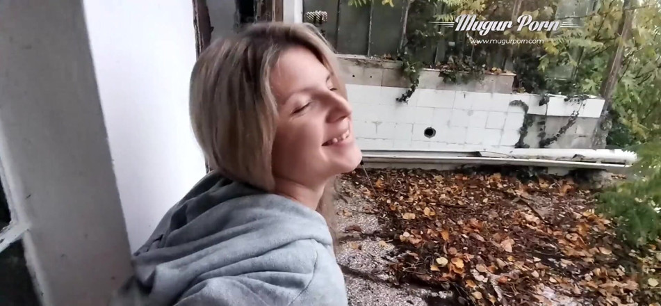 Mugur's World: Petite Gina Gerson fodendo ao ar livre em um dia...