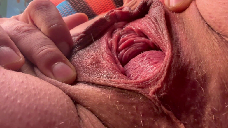 Putarankahotmilf: Assieds-toi sur le visage pervers coquin en train de pisser,...