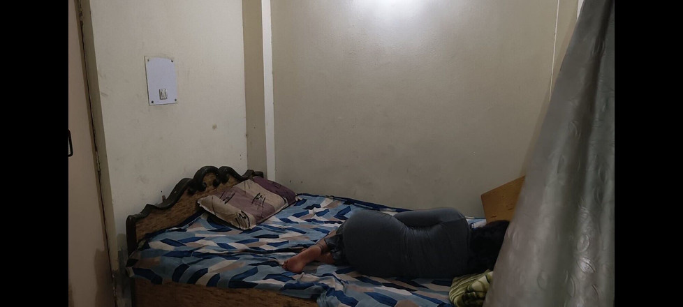 UnitedCourse31: Aujourd’hui j’ai trouvé ma demi-sœur seule dans la chambre et...
