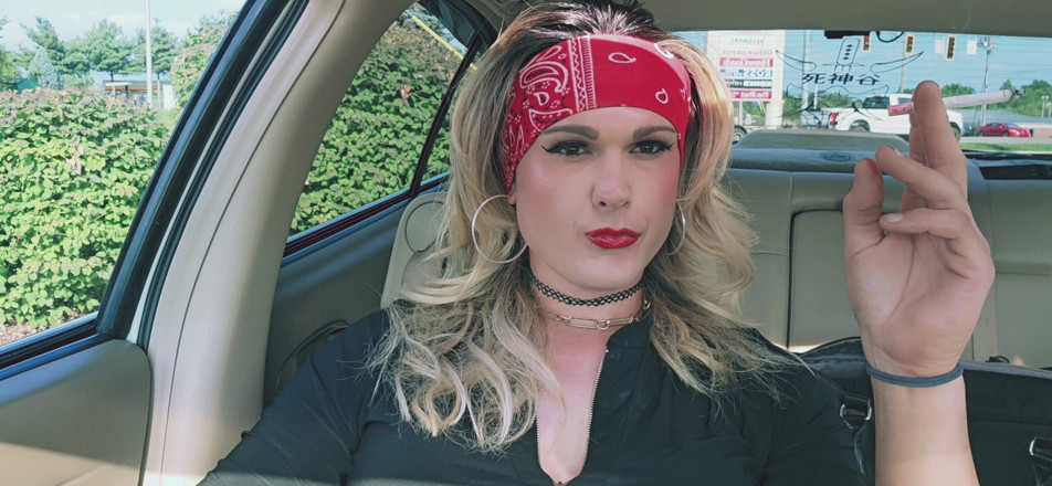 Darkfetish2k: Kylie Babes fumando, fetiche, jogo de carro